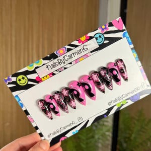 Uñas acrílicas de presión con calaveras y estrellas / Uñas hechas a mano de calidad / Uñas largas de aguja