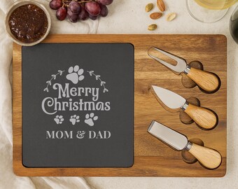 Tabla de embutidos personalizada para Navidad, tabla de quesos de pizarra y acacia grabada con cuchillos, tabla para servir personalizada con el nombre de la familia, regalo navideño