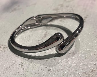 Silver Sculptural Cuff Bracelet | Minimal Statement Jewellery | Modern Everyday Bangle