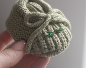 Embroidered Knitted Baby Boots - Christmas Baby Shoes Keepsake 0-3 months