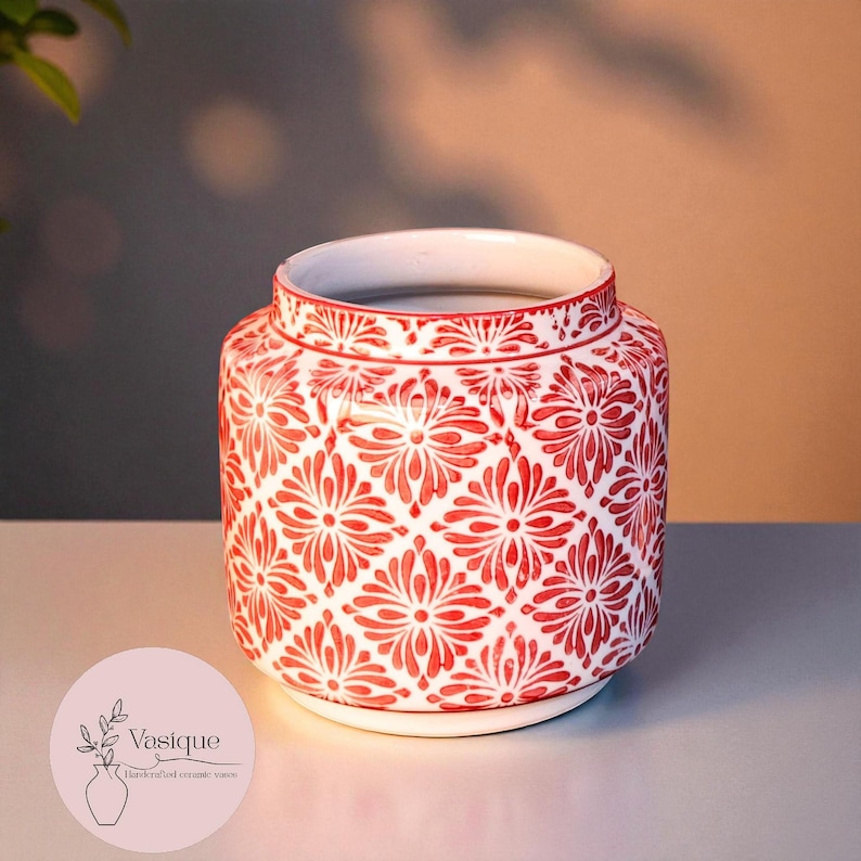 Red Porcelain Vase with White Floral Pattern – Elegant Ceramic Decor Imperial General