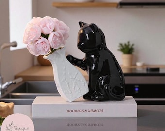 Blomhållare i keramisk vas med kattmotiv | Handgjord heminredning med kattmotiv | Djurinspirerad keramik för vardagsrum eller entré