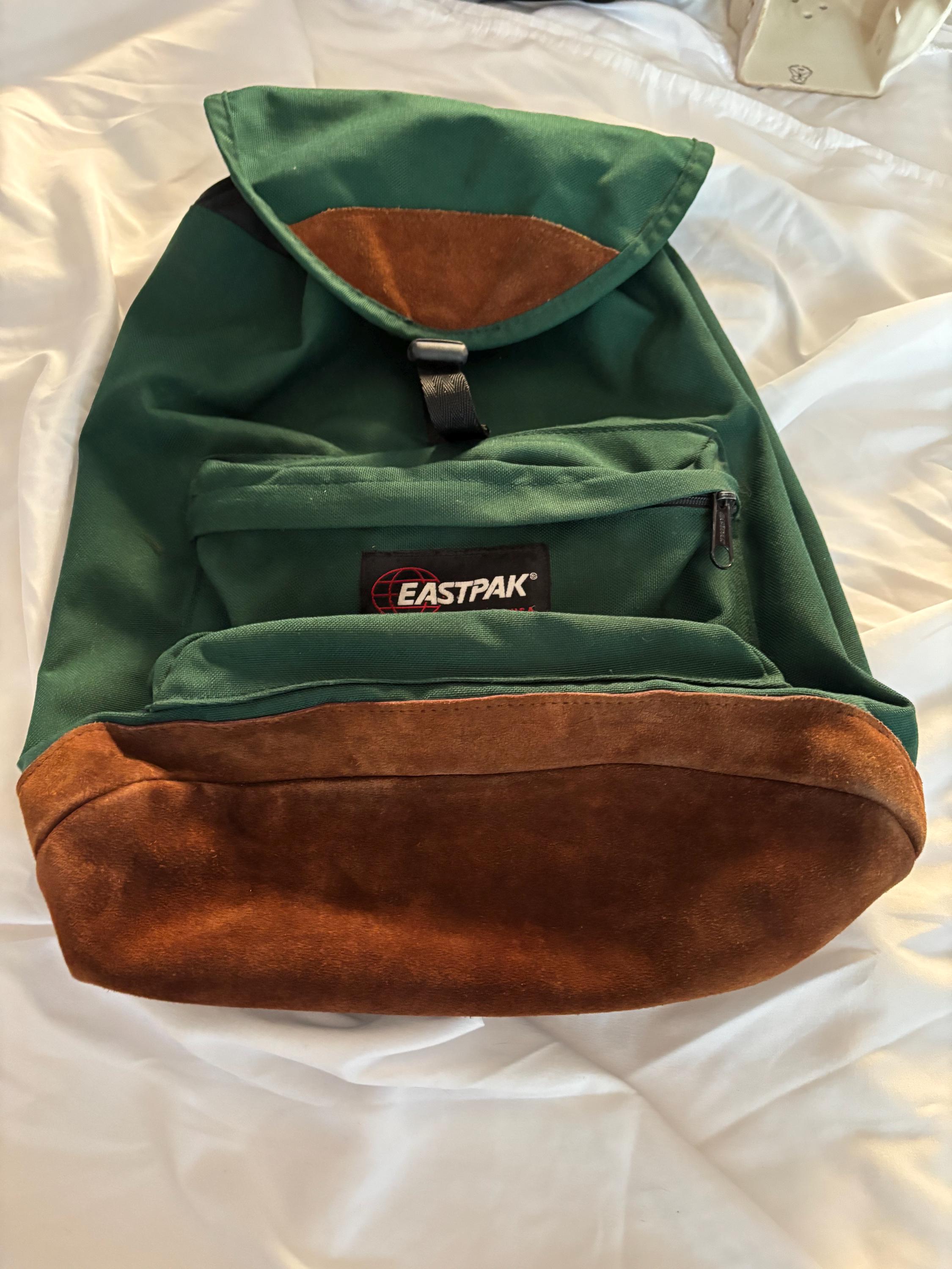 EASTPAK リュック MADE IN USA カーキ スエード il_fullxfull.7327792126_trcw.jpg