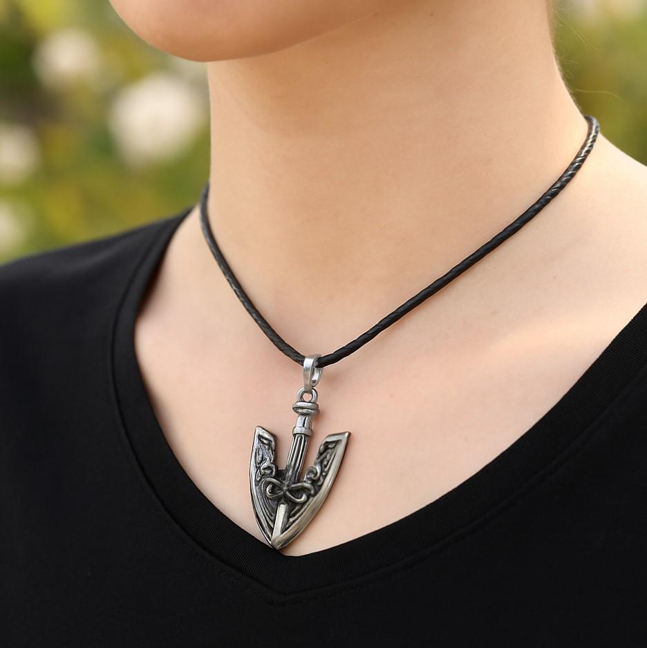 Collana JoJo's Bizarre Adventure | Ciondolo Killer Queen E Josuke | 3 Pezzi In Metallo | Fan Gift Ufficiale