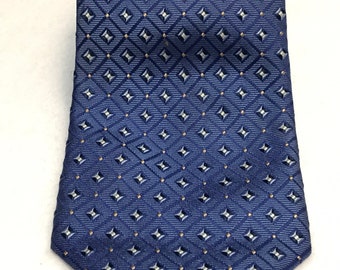 Nautica classic medium blue silk tie. 3 1/4” widest width. Great gift for him!