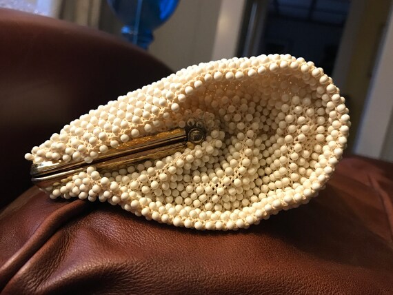 Small beaded evening bag. Cream-colored beads and… - image 4