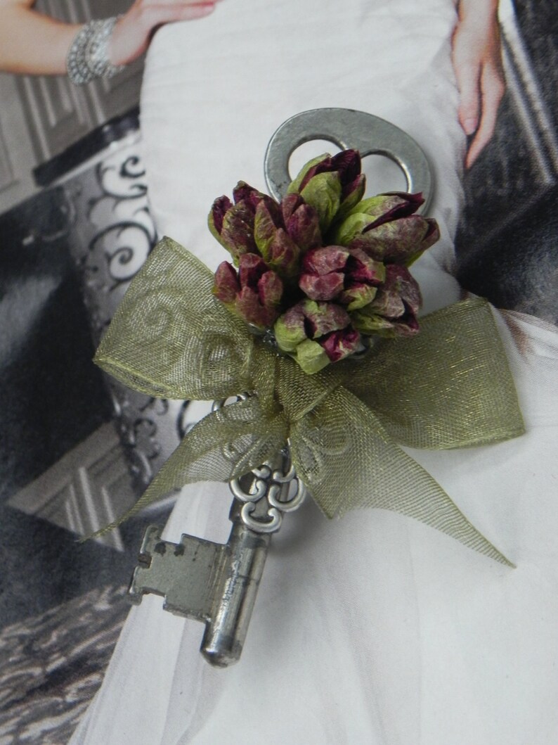 Vintage Skeleton Key Boutonniere Etsy