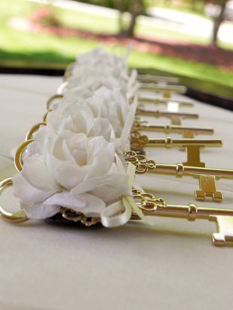 Key Boutonniere in Ivory image 2