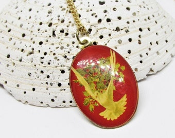 Vintage Christmas Dove Pendant Necklace, Red Oval Cameo, Holly Berries Leaves, Peace Bird, Holiday Jewelry, Gift for Mom Grandma Daughter