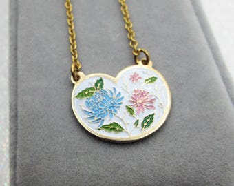 Vintage Pink & Blue Mum Flower Necklace- Romantic White  display picture 1