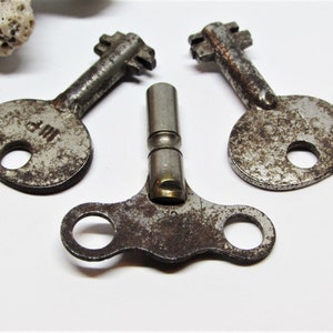 Antique Skeleton Key Lot, Small Little Cast Steel Silver Metal, Hollow Barrel, Authentic 1800s Victorian Keys, Old Rusty Patina Bulk Keys image 4