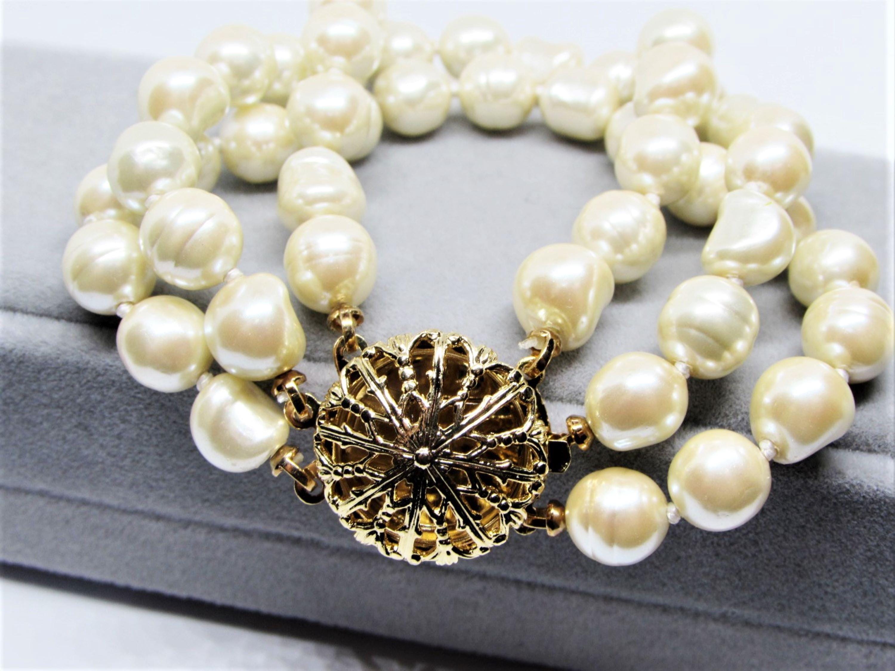 新しい到着 Vintage 1960s Hand Bracelet, Pearl Baroque Glass Ivory JAPAN その他