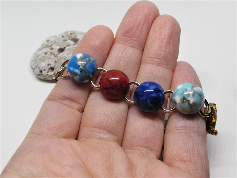 Gold Plated Brass Chain Links Turquoise Blue Lapis Red Jade Vintage Marbled Glass Cabochon Bracelet Gold Lion Charm 1960s MOD Jewelry