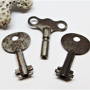 Antique Skeleton Key Lot, Small Little Cast Steel Silver Metal, Hollow Barrel, Authentic 1800s Victorian Keys, Old Rusty Patina Bulk Keys image 1