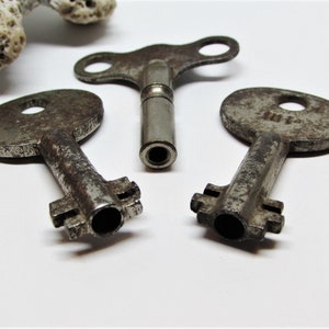 Antique Skeleton Key Lot, Small Little Cast Steel Silver Metal, Hollow Barrel, Authentic 1800s Victorian Keys, Old Rusty Patina Bulk Keys image 6