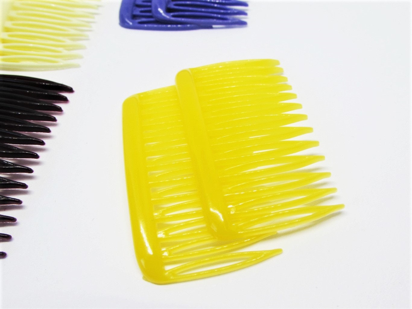Vintage NEW 1982 GOODY Tuck Mini Combs 24 Ct #550 #7507 Multicolor Packaged 2 packs GOODY New old stock vintage 80s #550 Kant-Slip Tuck  main image 3