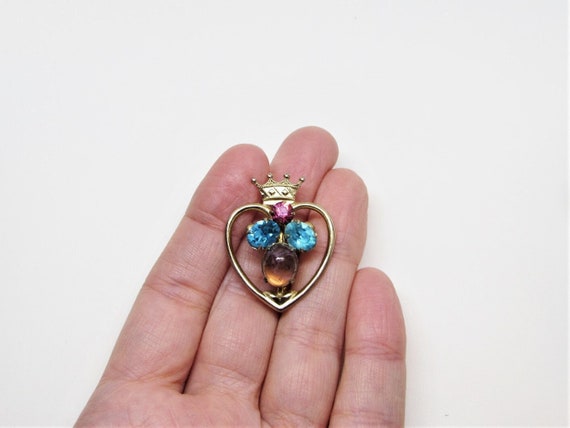 Vintage CORO Gold Heart Brooch Pin- Blue & Pink R… - image 1
