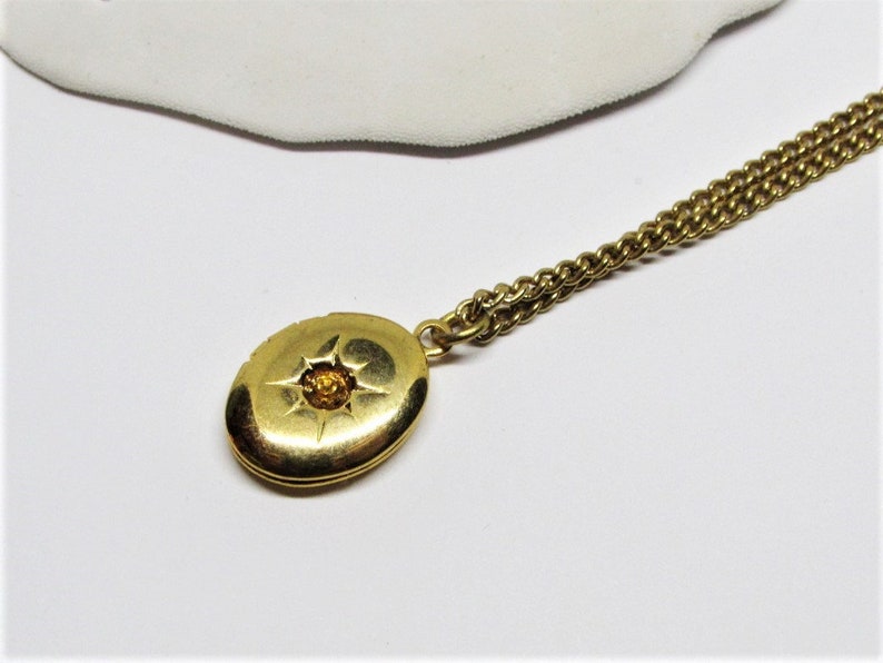 Vintage 1970s Tiny Oval Gold Locket Necklace, Simulated Garnet Amethyst Diamond Citrine Crystals, Sun Star Burst, Victorian Revival Jewelry Orange