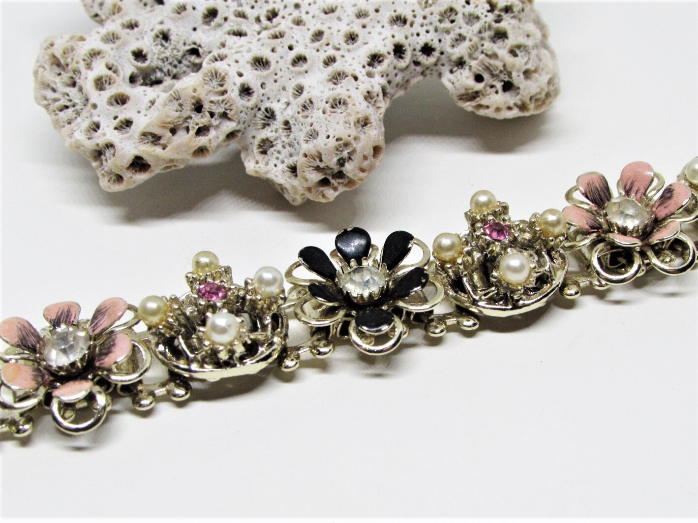 1950s Vintage Pearl, Pink Glass and Rhinestone Bracelet - Etsy