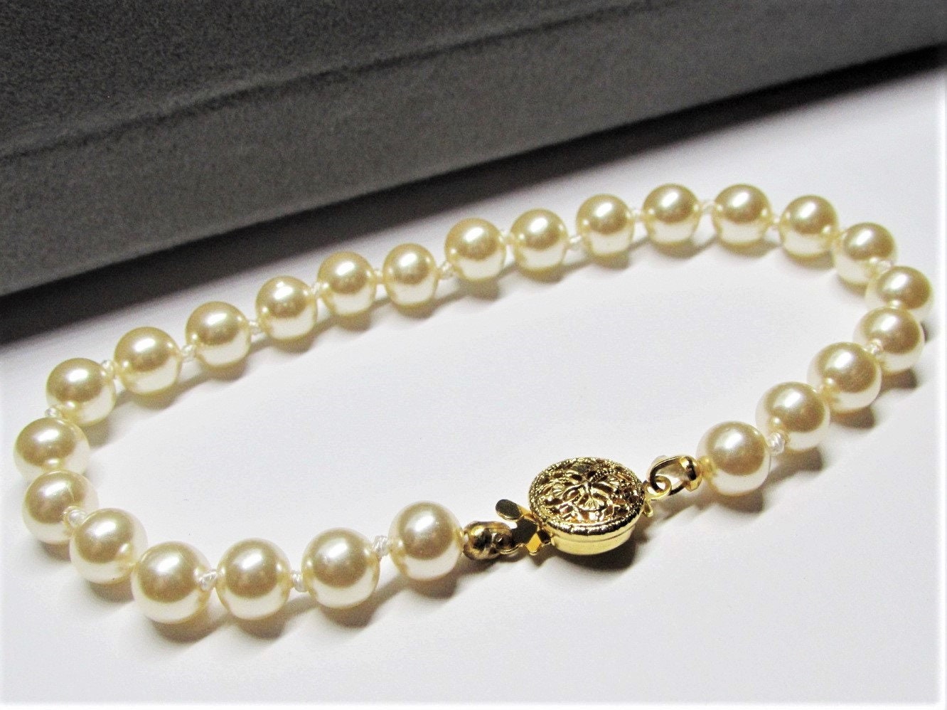 Vintage 1960s JAPAN 5mm Ivory Glass Pearl Bracelet, Hand