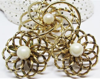 Vintage 1960s Freshwater Pearl Brooch Pin & Clip-On Earrings Set- Gold Spiral Wire Flower- Wedding Bridal Jewelry- Something Old