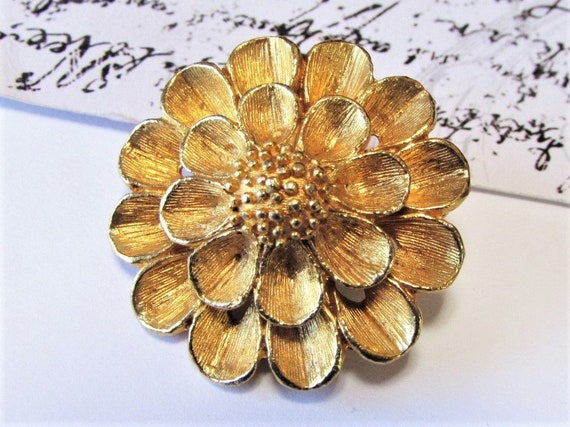 Vintage Gold Flower Lingerie Clip, Pretty Metal F… - image 2