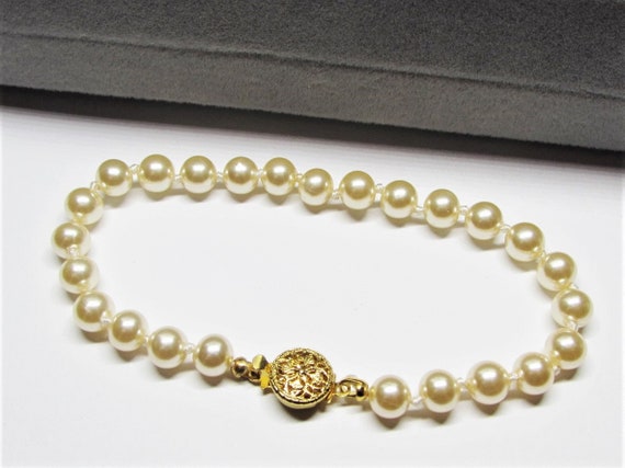 Vintage 1960s JAPAN 5mm Ivory Glass Pearl Bracele… - image 4