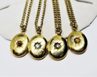 Vintage 1970er Jahre winzige ovale Gold Medaillon Halskette, simulierter Granat Amethyst Diamant Citrin Kristalle, Sun Star Burst, viktorianischer Revival Schmuck