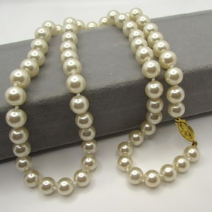 Vintage 1960s Japan 18&quot; Long Ivory Glass Pearl Necklace, Hand Knotted 10mm Single Strand, Prom Wedding Bridal Jewelry, Miriam Haskel NOS
