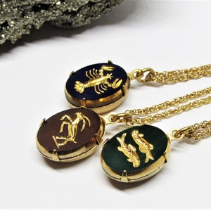 Vintage 1970s Astrology Necklace- Glass Pendant- 18&quot; Gold Plated Chain- Zodiac Sign Necklace- Astrology Jewelry- Zodiac Jewelry- Zodiac Gift
