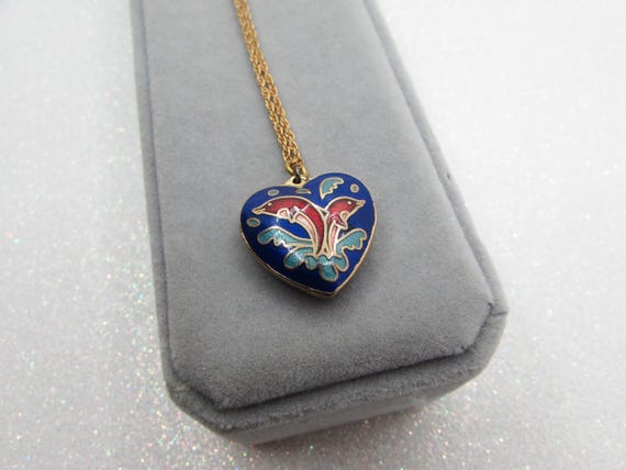 SIGNÉ MONET Beau collier vintage doré avec un pendentif fixe en émail noir, excellent état, 16 pouces de longueur - France