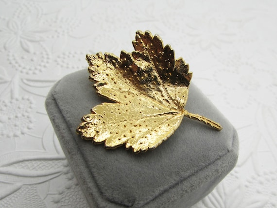 Vintage 24K Gold Dipped Real Leaf Brooch- Europea… - image 2