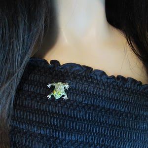 Vintage 1960s Little Frog Brooch, Green Enamel & Gold Plated Animal Pin- MCM Figural Jewelry image 8