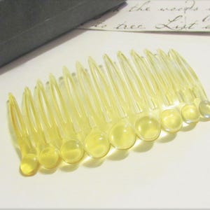 Vintage FRENCH Bubble Design Hair Comb, Clear / Light Yellow Lucite Plastic Hair Slide, Decorative Side Comb, 1970s Hair Accessory for Women