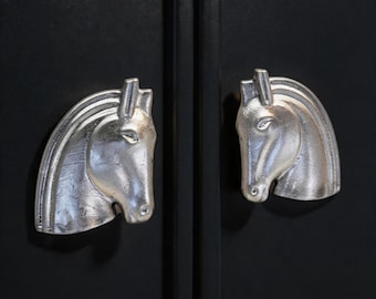 Tirador de armario con forma de cabeza de caballo, herraje decorativo para armario de cocina, se vende por pares.