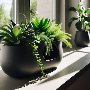 Oval self-watering flower pot – designer planter with hidden water reservoir – modern planter – 3D printed