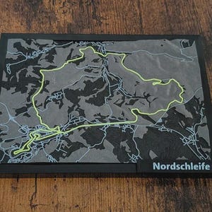Nordschleife 3D-Miniatur – Topografische Streckenkarte – Nürburgring-Design für Motorsport-Fans – 3D-gedruckte Wand- oder Tischdeko