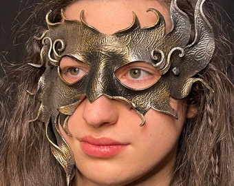 The Wild Fae Leather Mask
