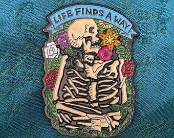 Life Finds A Way Skelett Anstecknadel