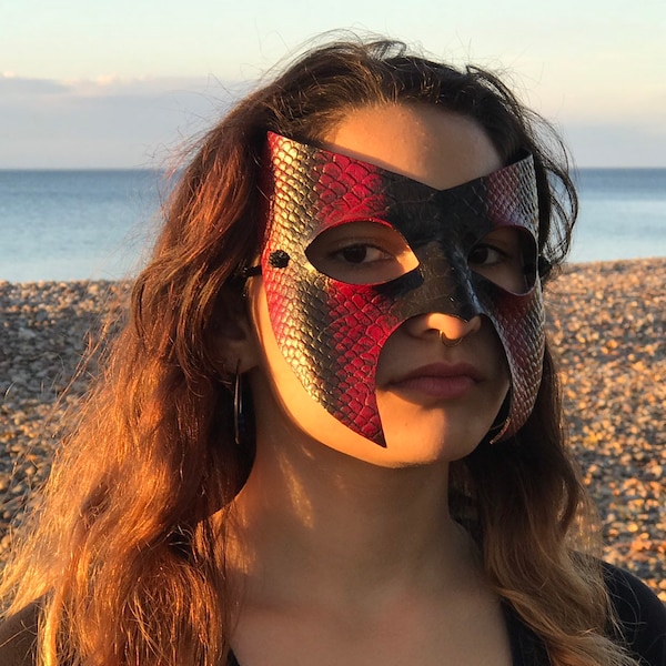 レザーマスクヒーローヴィランアバター