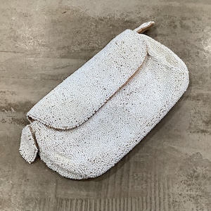 Bolso de mano pequeño con cuentas blancas de estilo vintage belga
