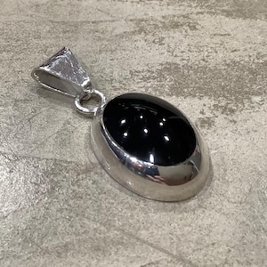 Vintage Mexico 925 Sterling Silver and Black Onyx Oval Pendant