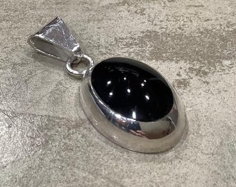 Vintage Mexico 925 Sterling Silver and Black Onyx Oval Pendant