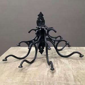 Vintage Black Cast Iron Swing Arm Folding Wall Mounted Coat Rack / Coat Hanger / Wall Hook / Taiwan