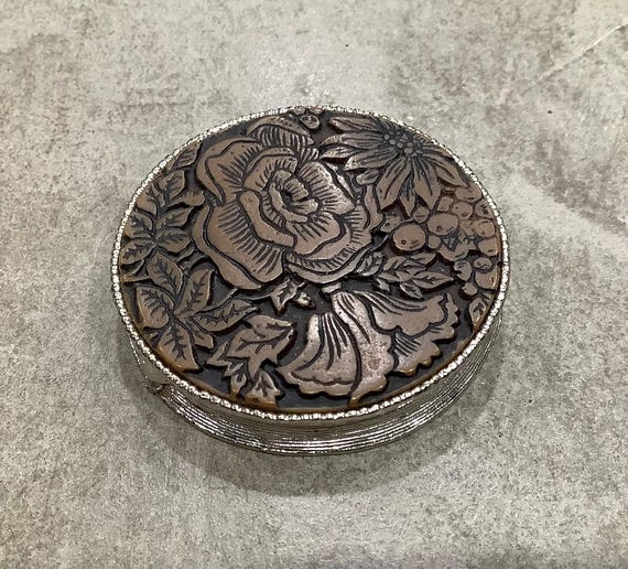 Vintage Estée Lauder Alliage Country Flower Solid Perfume Compact