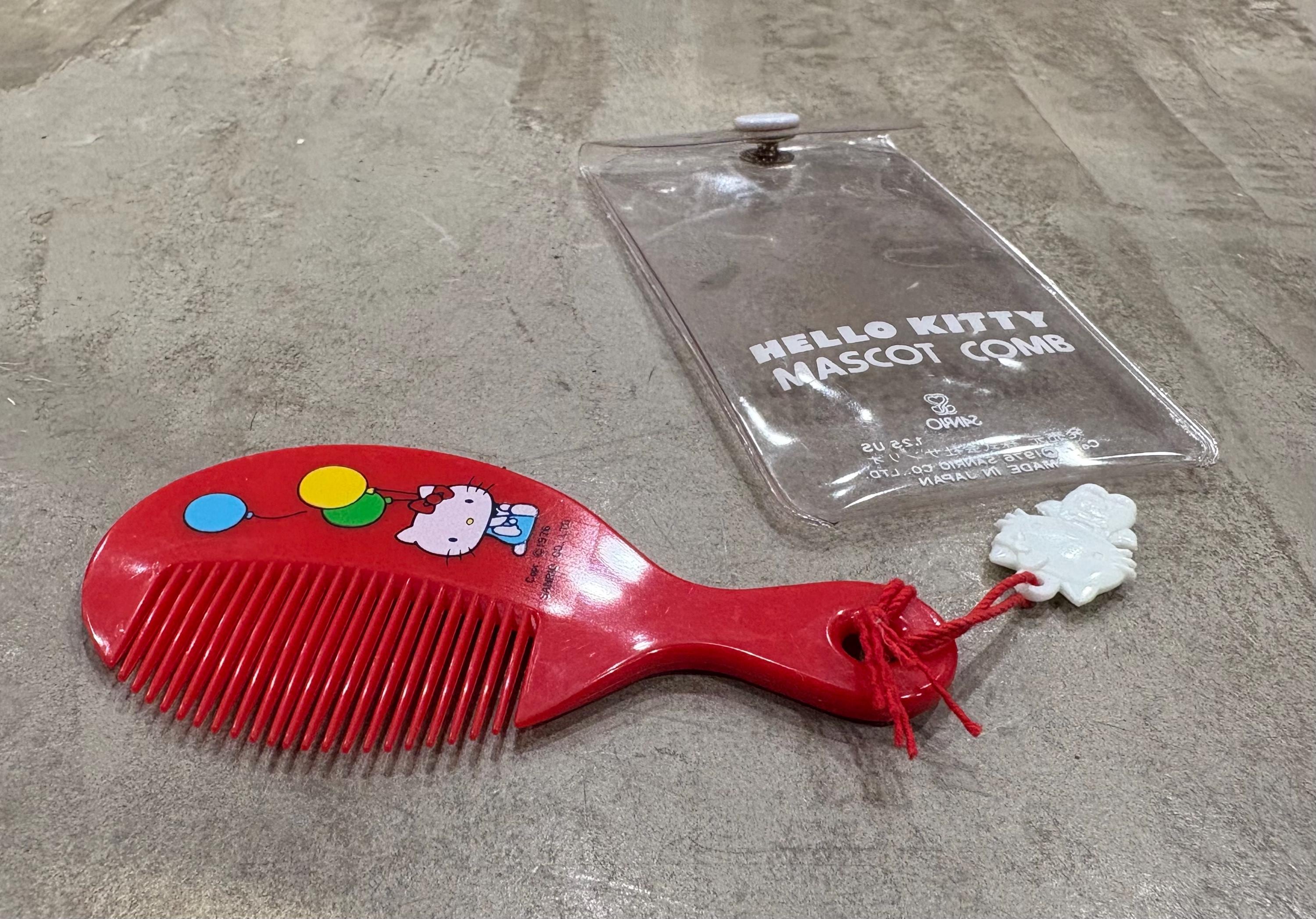Vintage Sanrio Hello Kitty Hair Brush with Charm Rare 1976 Vintage 1976 Sanrio Meadow Sweet Styling | Mercari main image 4
