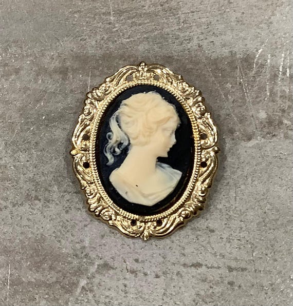 決算SALEで更にお安く❣️美品❣️Liverino Cameo 女性肖像 ブローチ Antique Victorian Lady Black Shell Cameo Brooch Pin - Etsy