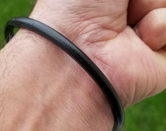Bracelet jonc karaté sikh singh kaur khalsa rond lisse noir en fer pur sarbloh c16 kada