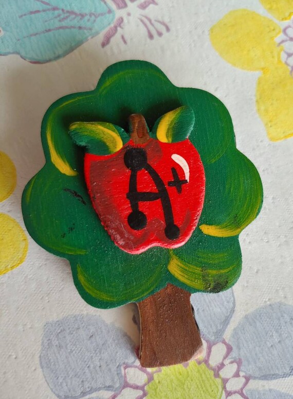 Vintage 1980s Wooden Teachers Pet Apple Tree Broo… - image 2