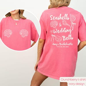 Camisa personalizada con conchas y campanas de boda, camisetas costeras para despedidas de soltera, regalo para la novia con lazo coqueto, colores playeros para despedidas de soltera